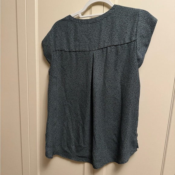 2/$10 Grey and black spotted blouse large Reitmans - Picture 3 of 3